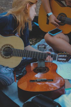 Débuter la guitare idéalement