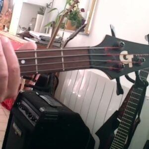 Débuter la guitare basse