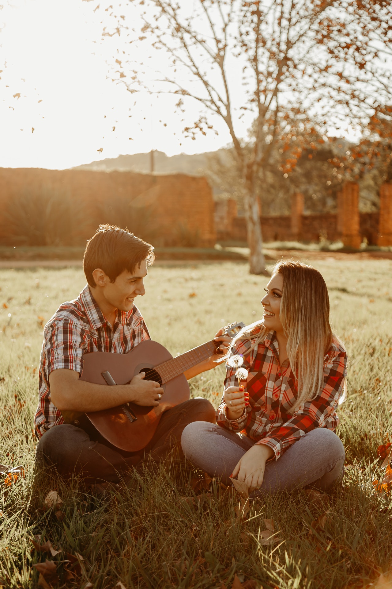 5 ABSURDITÉS qui PERSISTENT sur les GUITARES !