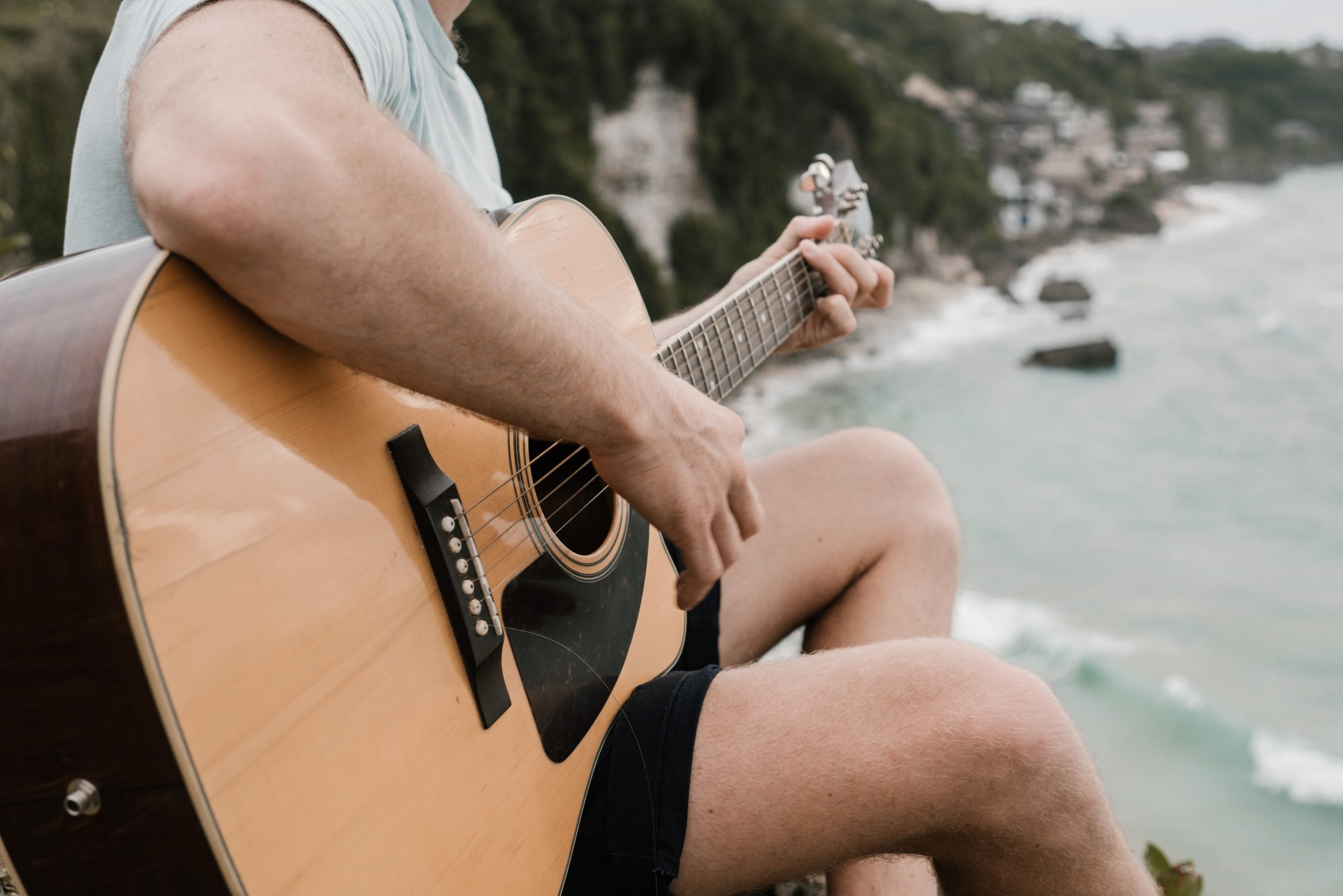 Apprendre la guitare facilement chez soi